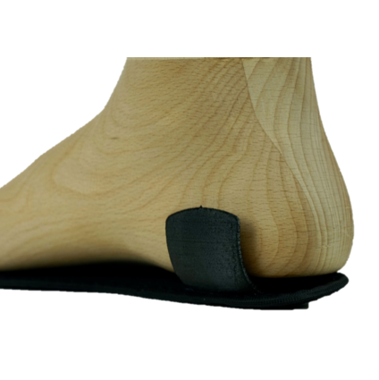 Schuheinlage mit angeklebter FOBAGON Augmentation am Fuß